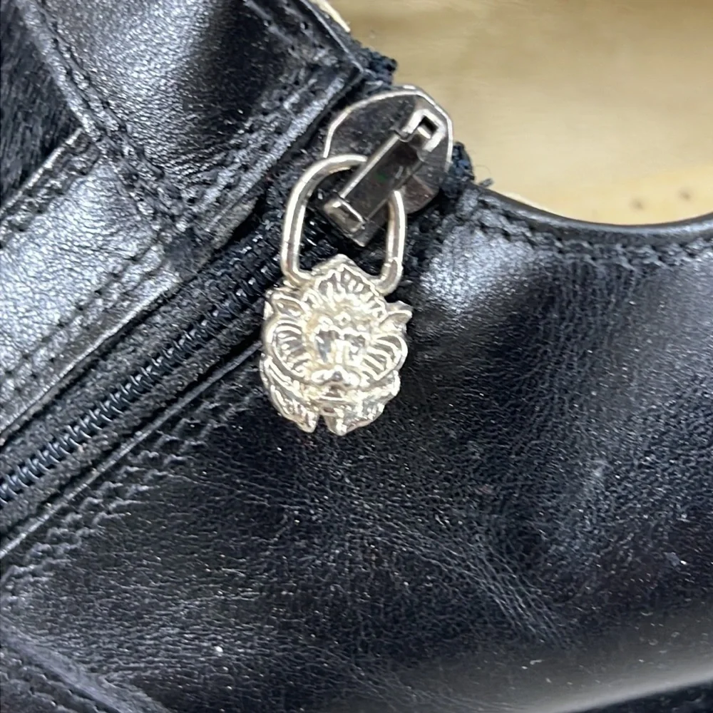 lavorazione artigiana Oxford Shoes